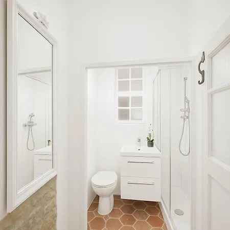 Апартаменты Ideally Located Luxembourg Gardens *