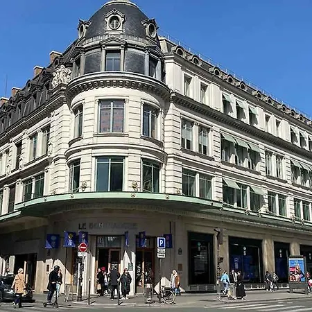 Ideally Located Luxembourg Gardens