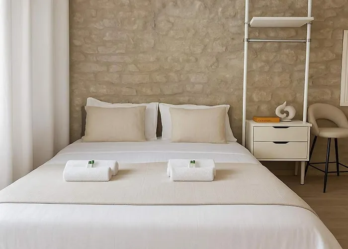 Ideally Located Luxembourg Gardens 아파트