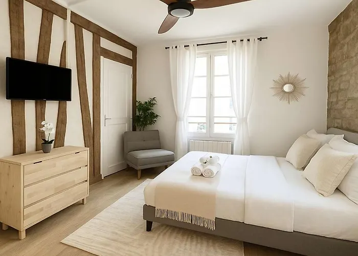 Ideally Located Luxembourg Gardens *